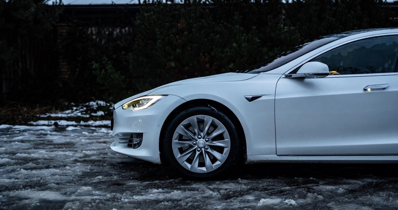 Tesla Model S cena 149990 przebieg: 79710, rok produkcji 2018 z Grudziądz małe 277